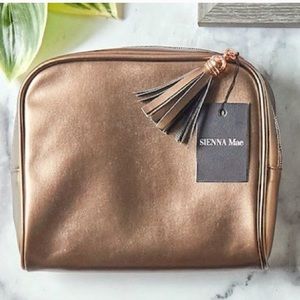 👍BRAND NEW! Sienna Mae Nora zipper pouch